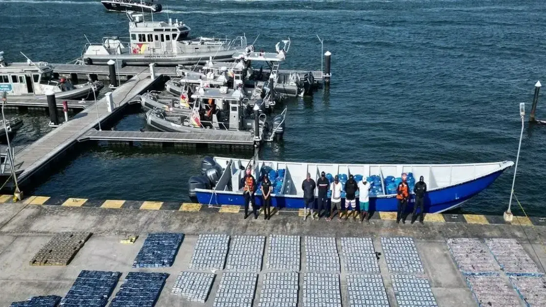 Colombia thu giữ 4 tấn cocaine trên biển